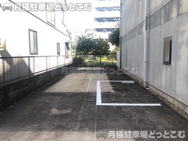 名古屋市中区栄5丁目2124-1の月極駐車場2