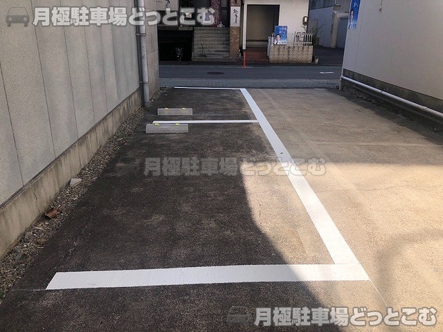 名古屋市中区栄5丁目2124-1の月極駐車場5
