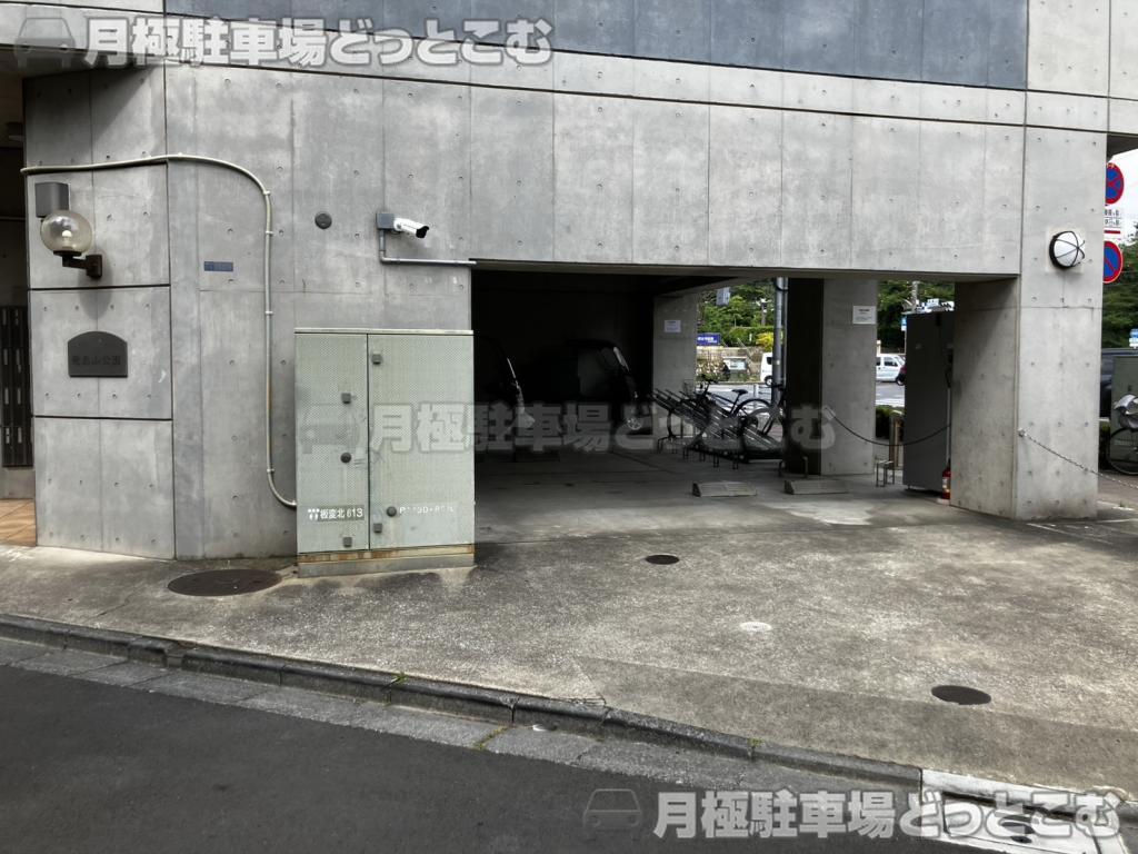 北区滝野川2丁目1－5 Nasic飛鳥山公園の月極駐車場2