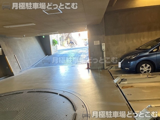 京都市左京区浄土寺西田町116-3の月極駐車場3