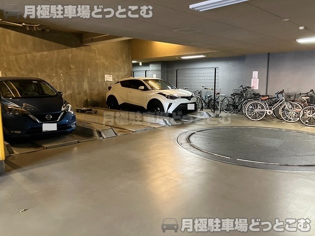 京都市左京区浄土寺西田町116-3の月極駐車場5