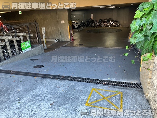 京都市左京区浄土寺西田町116-3の月極駐車場6