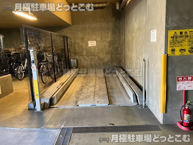 京都市左京区浄土寺西田町116-3の月極駐車場7