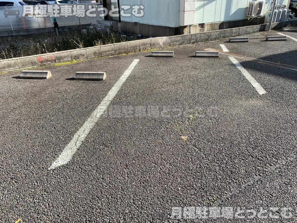 岐阜市泉町2の月極駐車場8