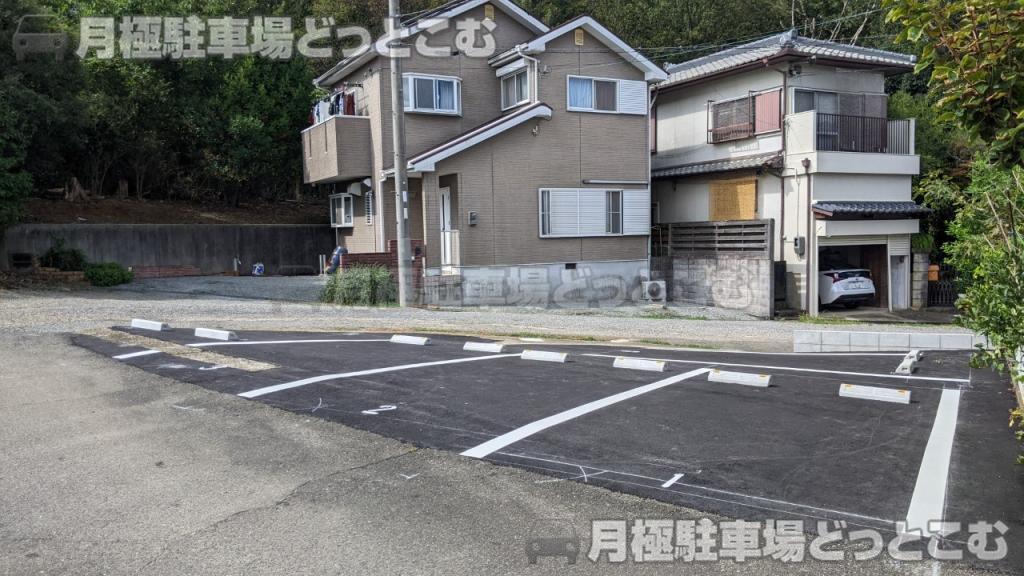 神戸市西区神出町五百蔵28-37の月極駐車場3
