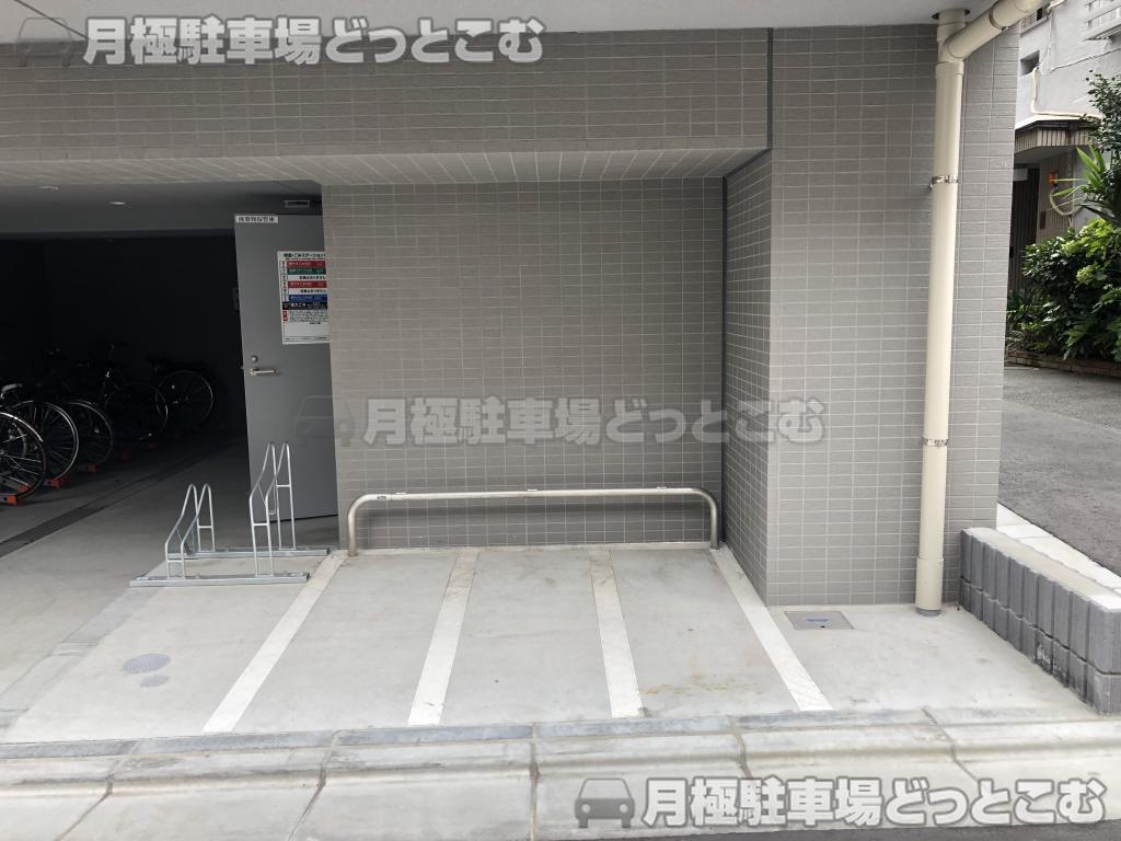 墨田区石原2-17-14の月極駐車場1