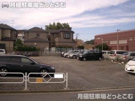 横浜市港南区港南6丁目5番の月極駐車場1