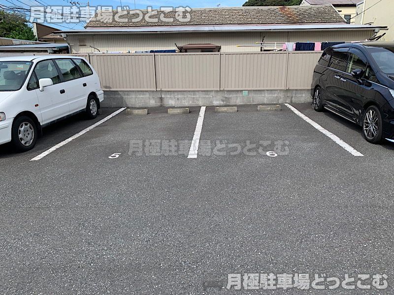 横須賀市佐野町5-8の月極駐車場2