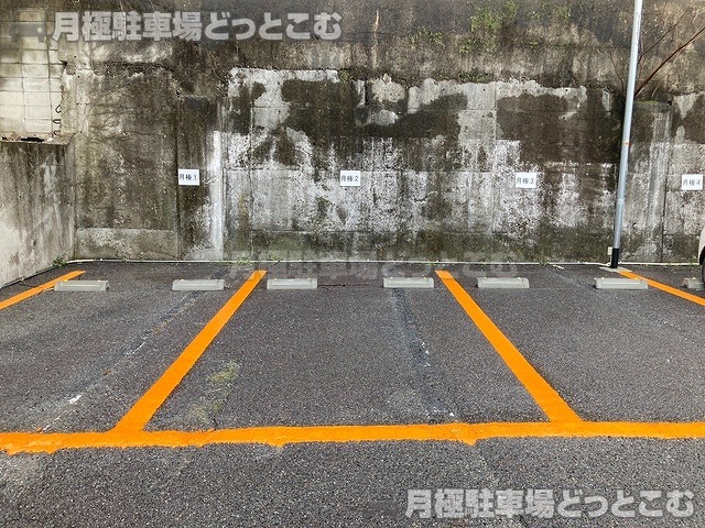 名古屋市名東区代万町3丁目1、2番地の月極駐車場4