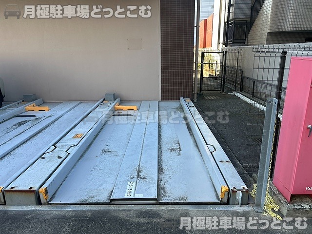 名古屋市中区松原3丁目13-12の月極駐車場4