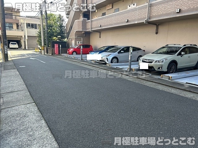 名古屋市中区松原3丁目13-12の月極駐車場8