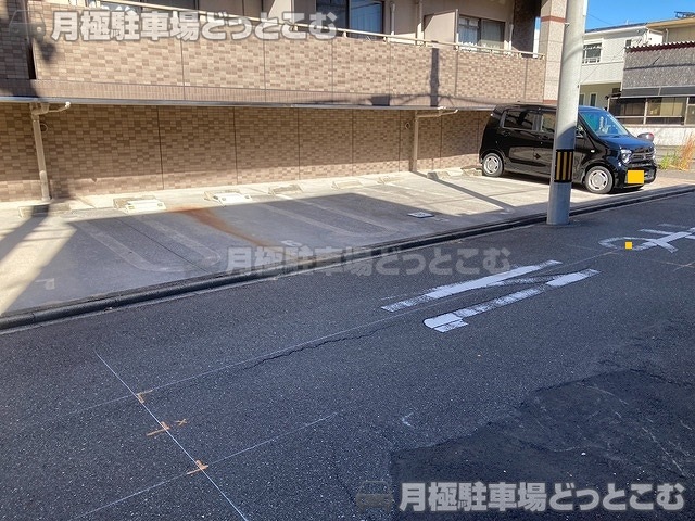 名古屋市中川区八田本町26の月極駐車場2