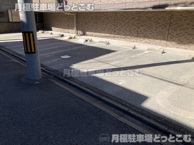 名古屋市中川区八田本町26の月極駐車場5