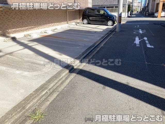 名古屋市中川区八田本町26の月極駐車場6