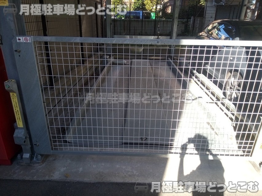 名古屋市東区代官町26-16の月極駐車場3