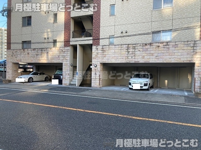 名古屋市中区正木1丁目1-8の月極駐車場1