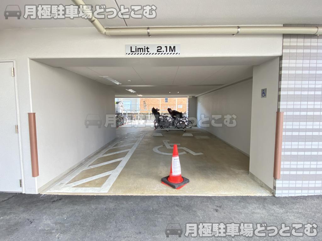 藤沢市湘南台2-18－8の月極駐車場3