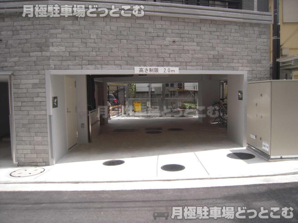 横浜市西区平沼1-22-10の月極駐車場1