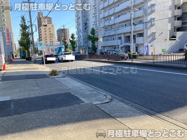 名古屋市名東区名東本通4丁目4の月極駐車場9