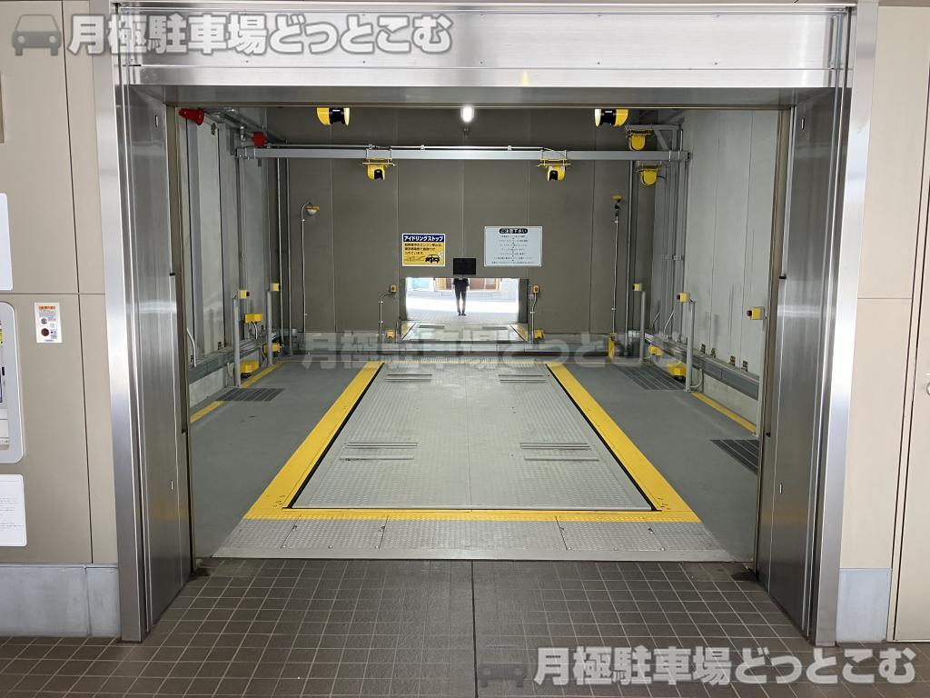 中央区八丁堀4-2-2の月極駐車場2