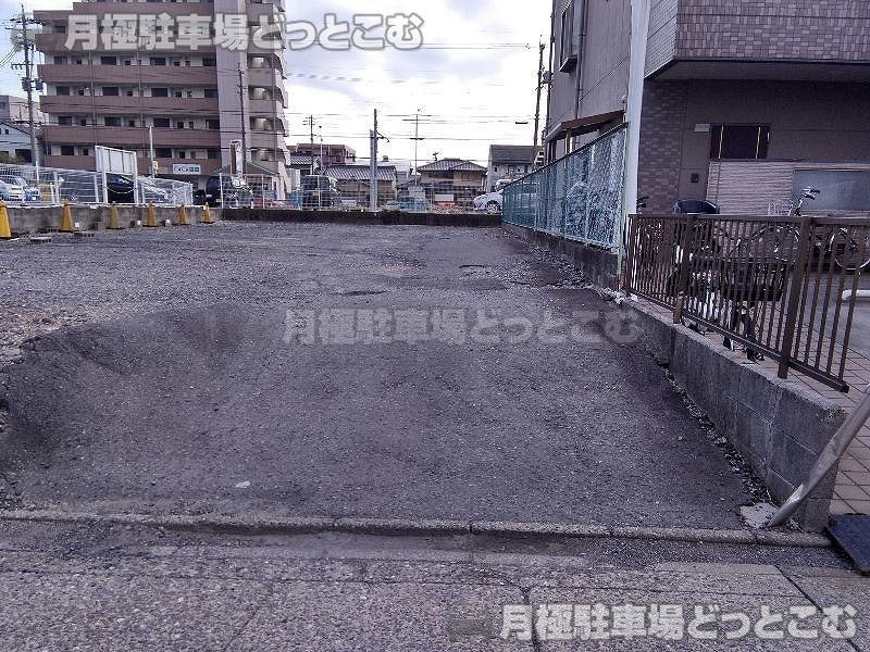 名古屋市港区小碓2丁目275-2の月極駐車場5