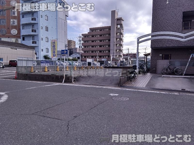 名古屋市港区小碓2丁目275-2の月極駐車場9