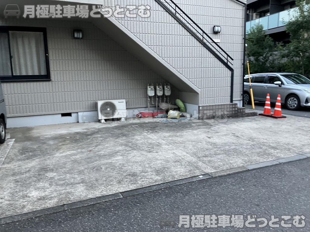 新宿区西早稲田2丁目3-12の月極駐車場6