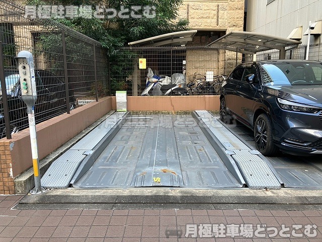 名古屋市中区大須1丁目21-8の月極駐車場3