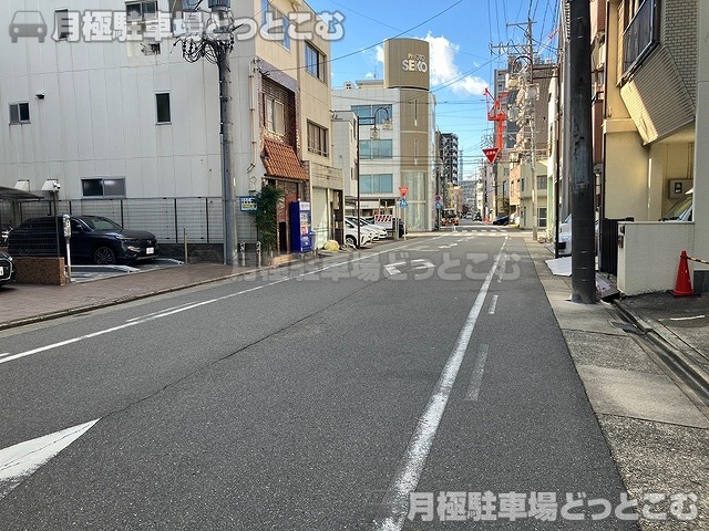 名古屋市中区大須1丁目21-8の月極駐車場6