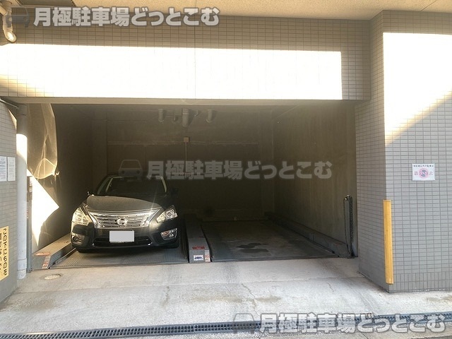 大阪市阿倍野区阪南町2丁目7-24の月極駐車場3