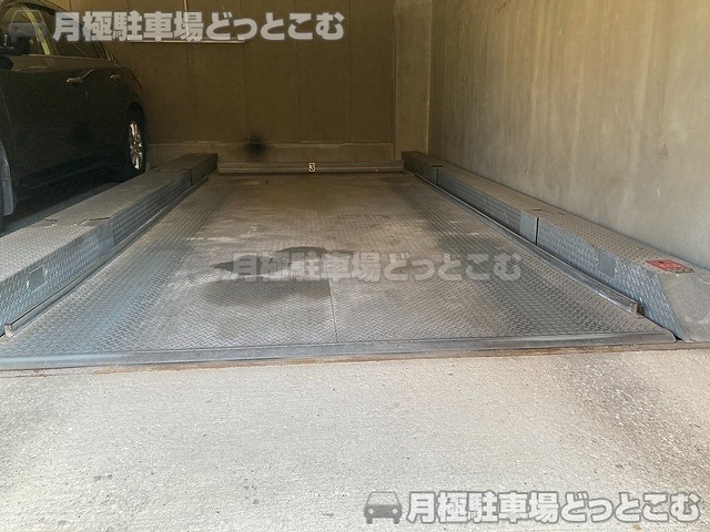 大阪市阿倍野区阪南町2丁目7-24の月極駐車場7