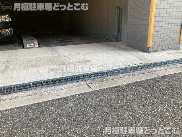 大阪市阿倍野区阪南町2丁目7-24の月極駐車場8