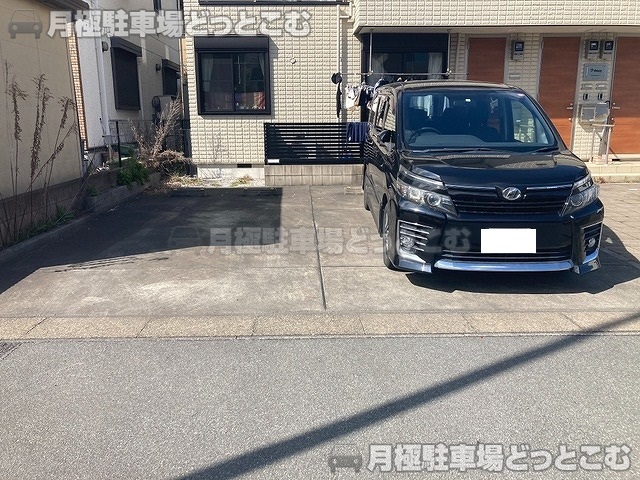 八王子市七国2丁目24-4の月極駐車場8