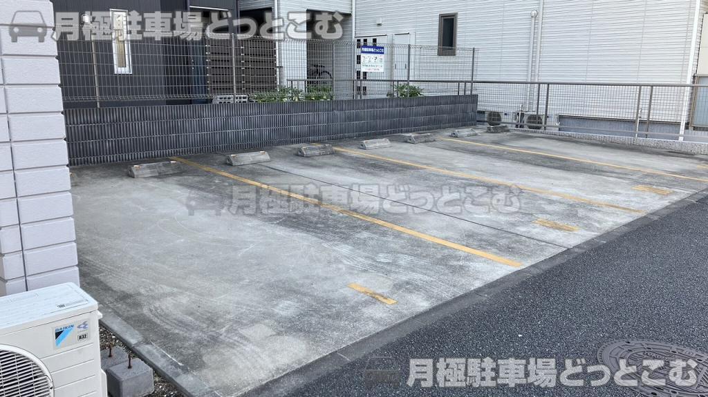 横浜市南区通町2丁目22-3,23-1の月極駐車場7