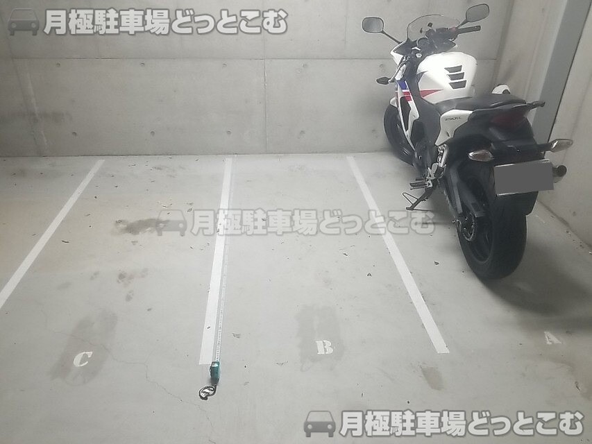 大阪市浪速区浪速西1丁目8-10の月極駐車場5