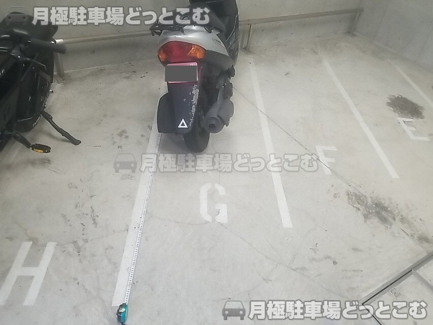 大阪市浪速区浪速東1丁目11-2の月極駐車場4