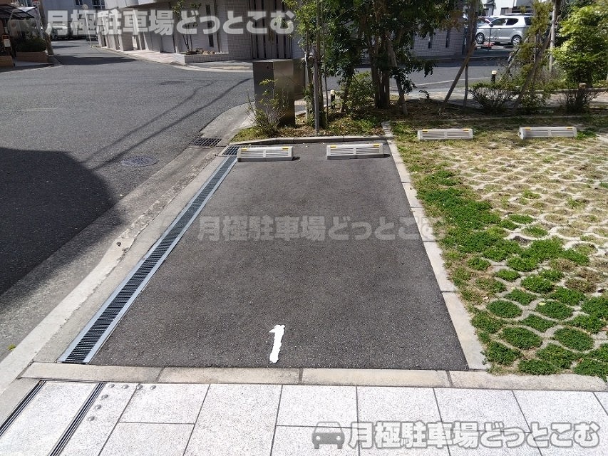 堺市北区中百舌鳥町2丁3の月極駐車場4