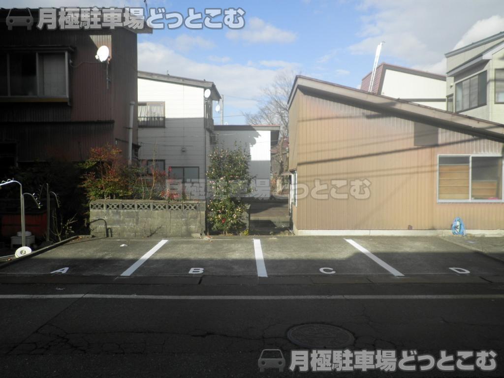 上越市仲町5丁目本杉鍛治町3番4の月極駐車場2