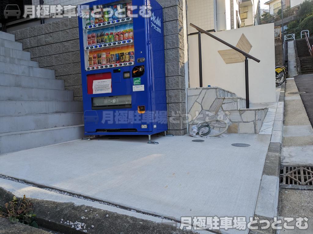 横浜市磯子区森が丘2丁目7-28の月極駐車場2