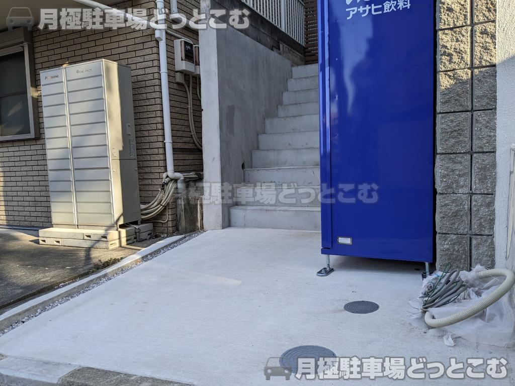 横浜市磯子区森が丘2丁目7-28の月極駐車場3