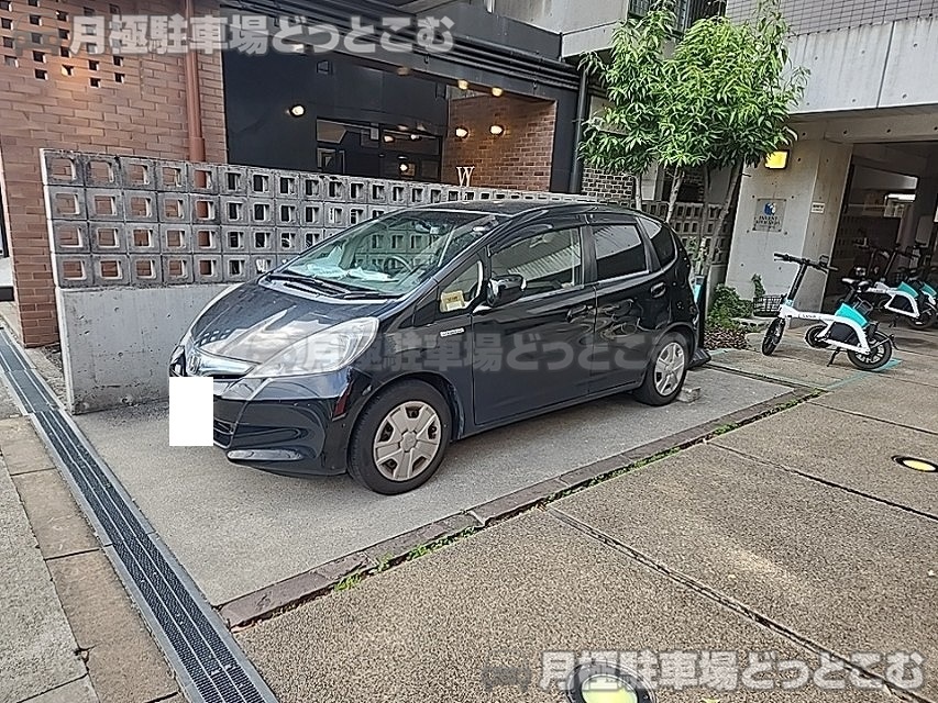 大阪市北区本庄西3丁目12-3の月極駐車場3