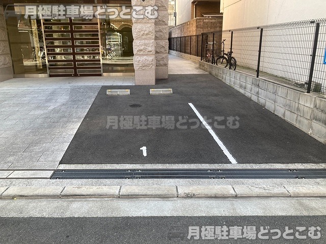 東大阪市足代新町17-16の月極駐車場4
