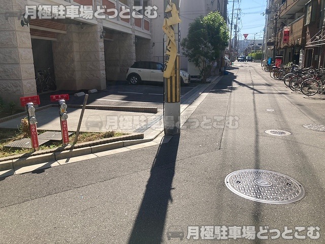 東大阪市足代新町17-16の月極駐車場9