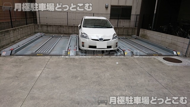 名古屋市中区松原3丁目16-16の月極駐車場5