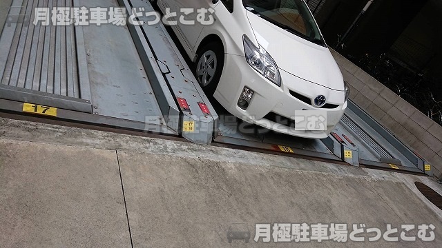 名古屋市中区松原3丁目16-16の月極駐車場6