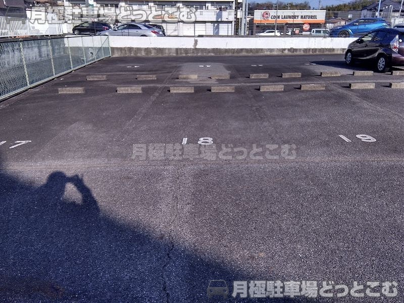 愛知郡東郷町春木池田13番地、12番2の月極駐車場7