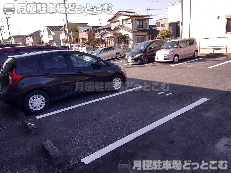 愛知郡東郷町北山台四丁目7番6の月極駐車場2