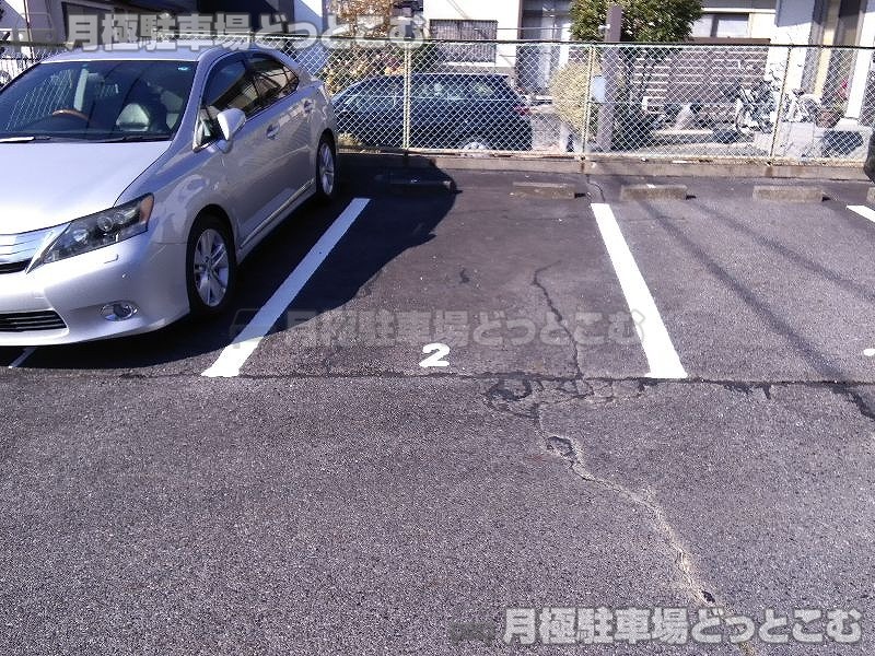 愛知郡東郷町北山台四丁目7番6の月極駐車場3