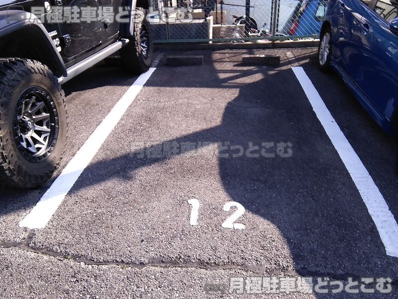 愛知郡東郷町北山台四丁目7番6の月極駐車場6