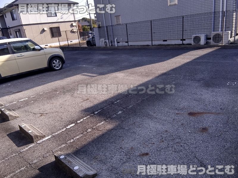 愛知郡東郷町三ツ池四丁目8番6、7の月極駐車場3